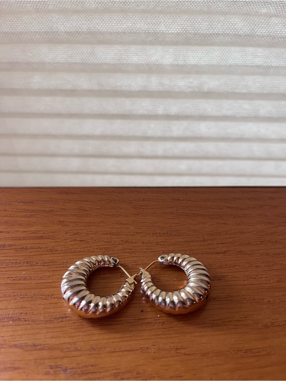 Gold Hoop Ribbed Design Earrings - Picture 3 of 8